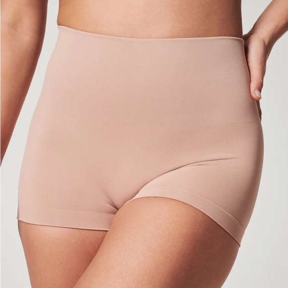SPANX Women’s Shapewear High-Rise Boyshort Nude Compression Shorts Size Medium - Picture 1 of 8